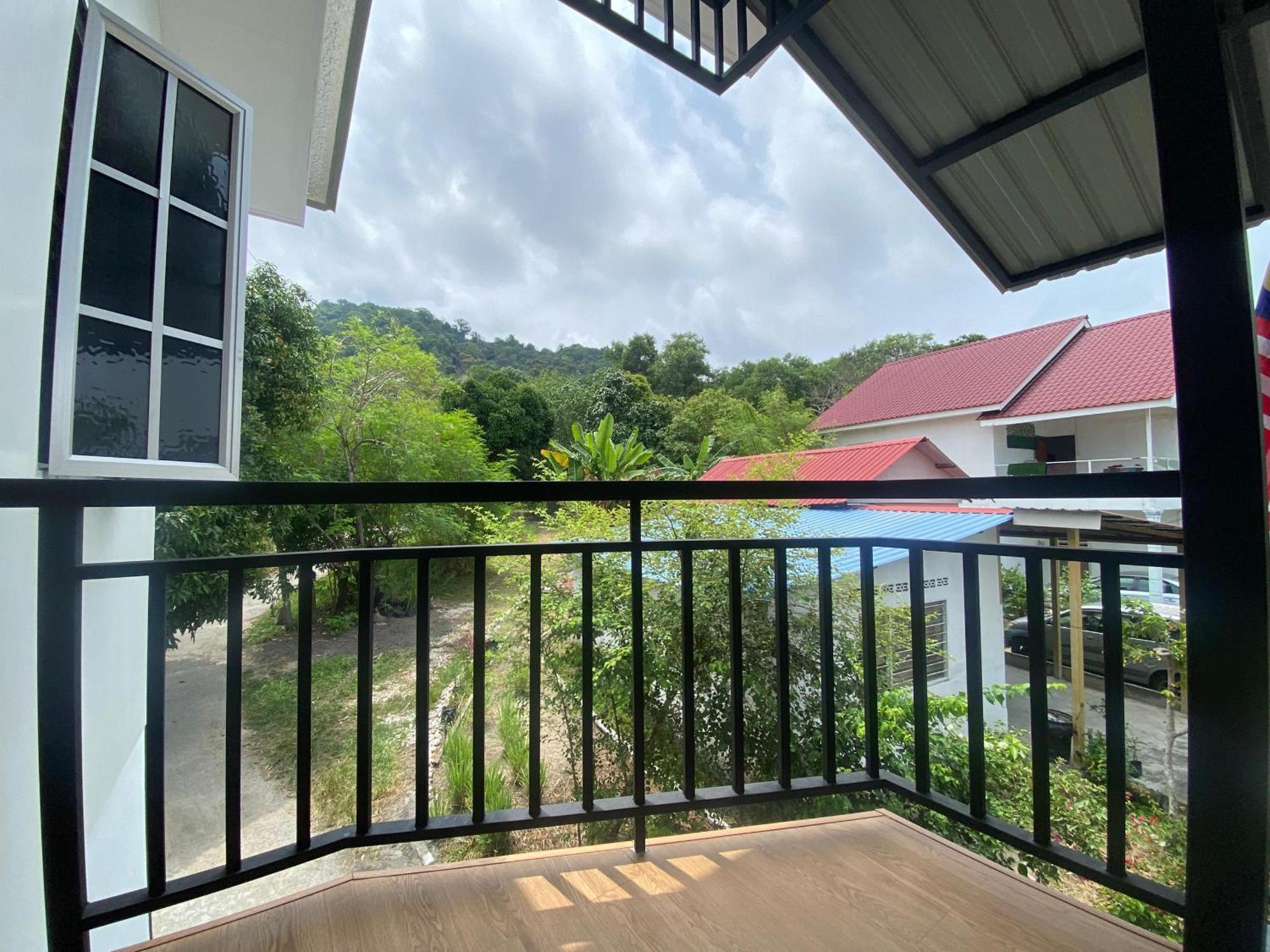 Roomstay Cikgu Mie Bayan Lepas Exterior photo